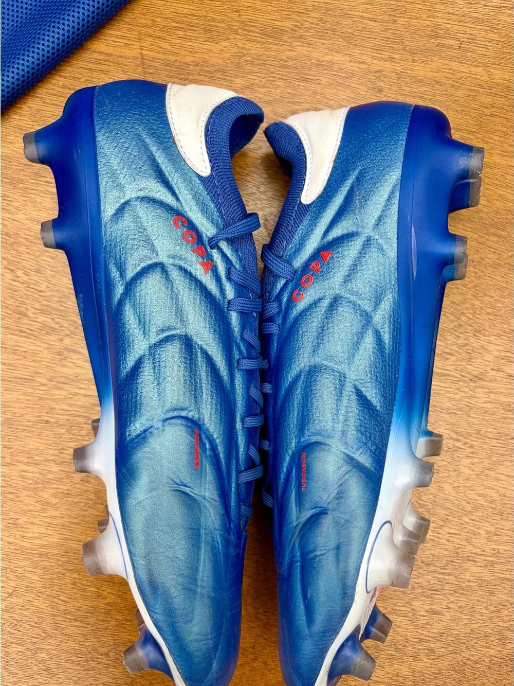 adidas Royal Blue Soccer Cleats with White Stripes 9M EUC